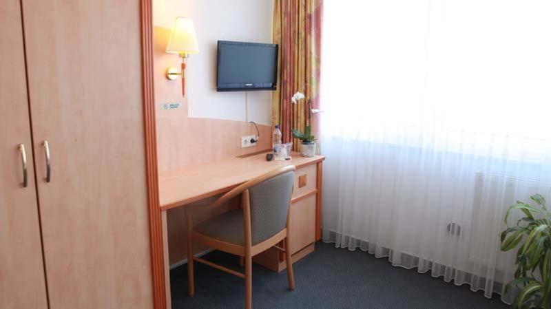 Hotel Wetterau - Self-Check-In Wolfersheim ภายนอก รูปภาพ