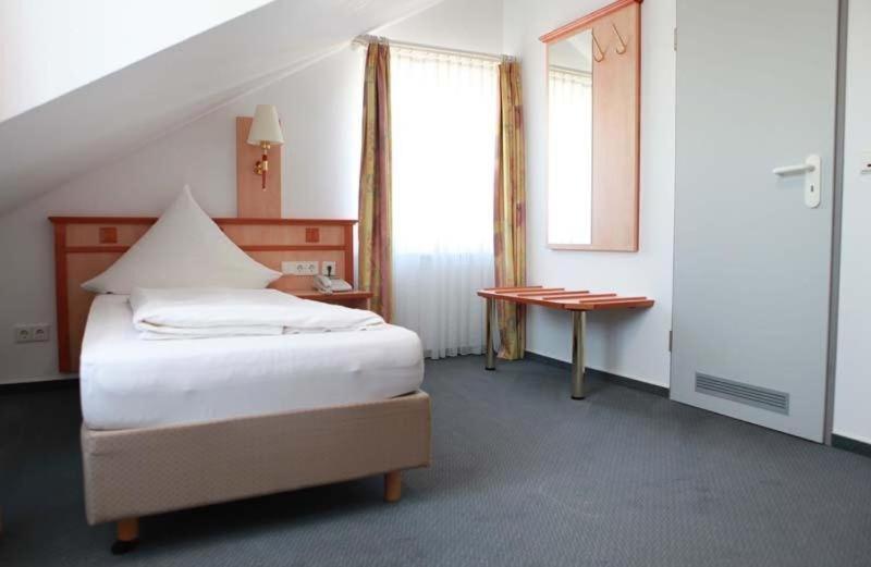 Hotel Wetterau - Self-Check-In Wolfersheim ภายนอก รูปภาพ
